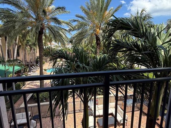 616 Clearwater Park Rd 212, West Palm Beach FL 33401