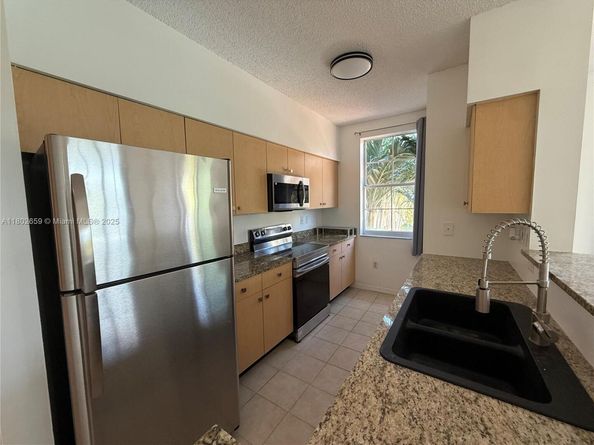 616 Clearwater Park Rd 212, West Palm Beach FL 33401