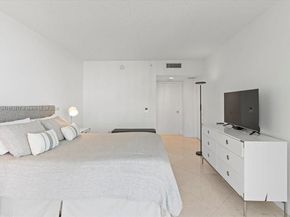 21055 Yacht Club Dr 1007, Aventura FL 33180