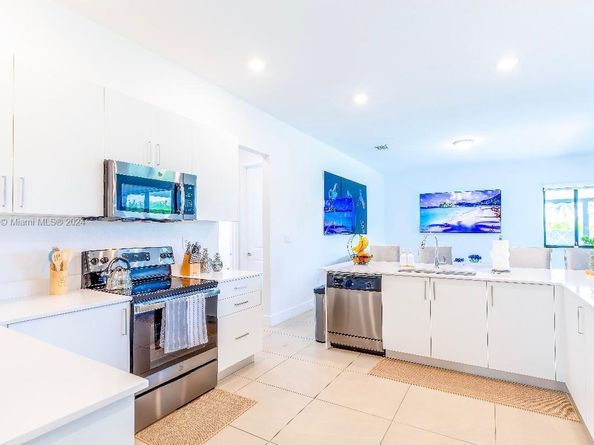 13218 SW 230th St, Miami FL 33170