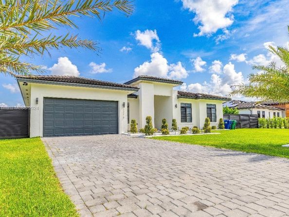 13218 SW 230th St, Miami FL 33170