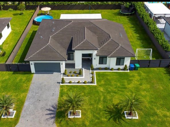 13218 SW 230th St, Miami FL 33170