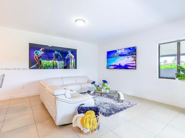 13218 SW 230th St, Miami FL 33170