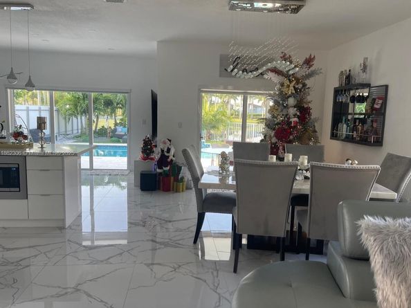 318 NE 31st Ave, Homestead FL 33033