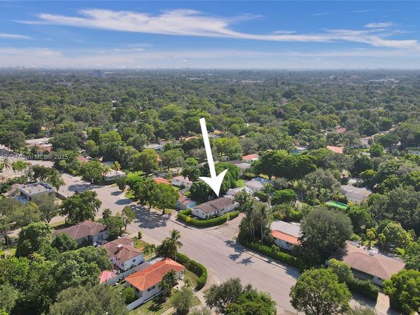 10 NW 100th St, Miami Shores FL 33150