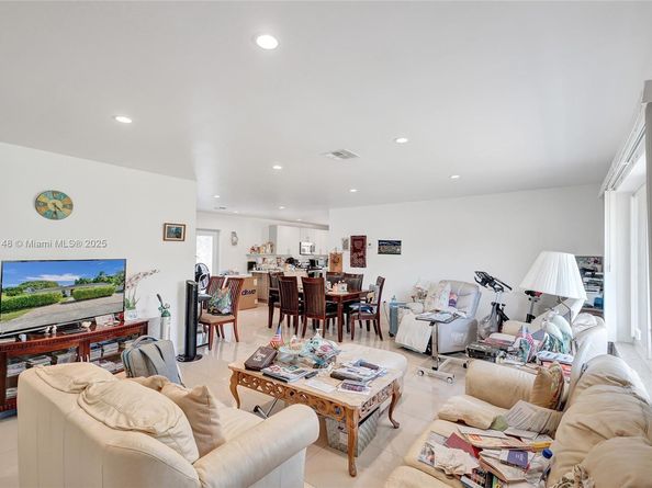 10 NW 100th St, Miami Shores FL 33150