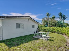 10 NW 100th St, Miami Shores FL 33150