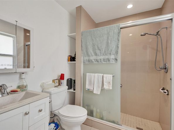 10 NW 100th St, Miami Shores FL 33150