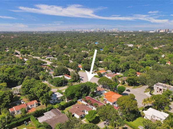10 NW 100th St, Miami Shores FL 33150