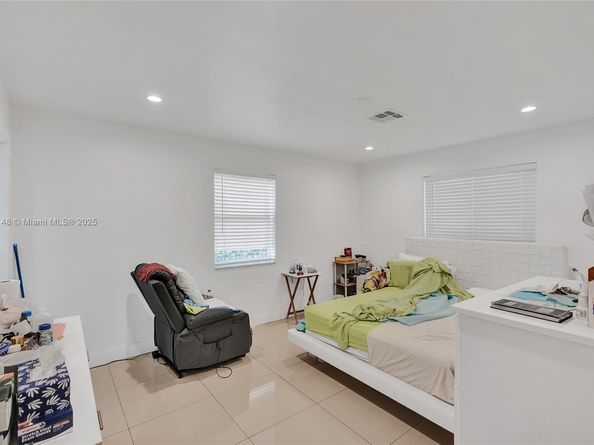 10 NW 100th St, Miami Shores FL 33150