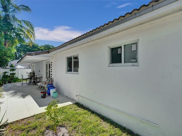10 NW 100th St, Miami Shores FL 33150