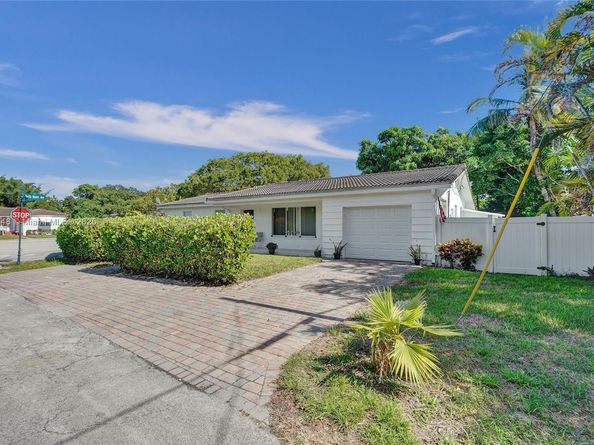 10 NW 100th St, Miami Shores FL 33150