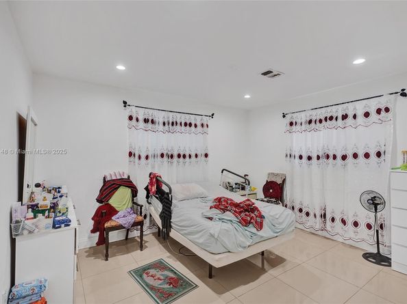 10 NW 100th St, Miami Shores FL 33150