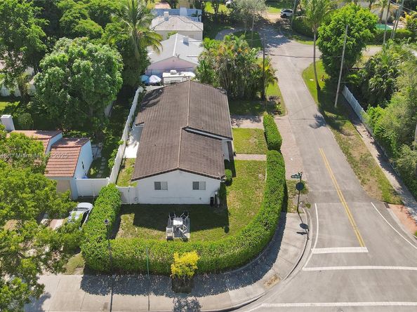 10 NW 100th St, Miami Shores FL 33150