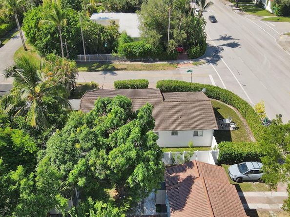 10 NW 100th St, Miami Shores FL 33150