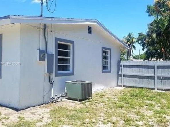 1218 NW 15th St, Fort Lauderdale FL 33311