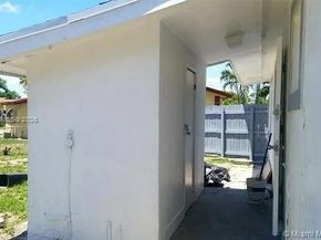 1218 NW 15th St, Fort Lauderdale FL 33311