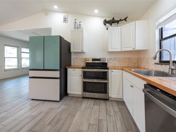 219 Bobwhite Rd, Royal Palm Beach FL 33411