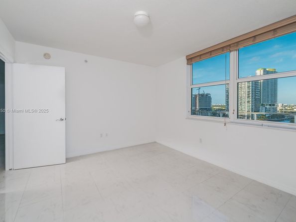 31 SE 5th St 1507, Miami FL 33131