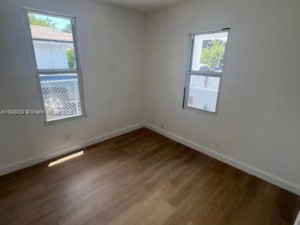 81 NW 44th St, Miami FL 33127