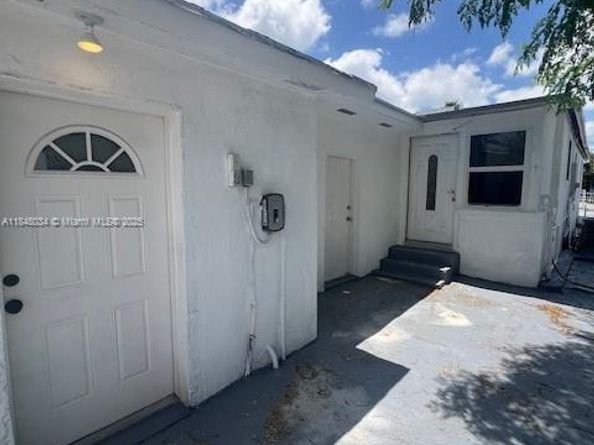 81 NW 44th St, Miami FL 33127