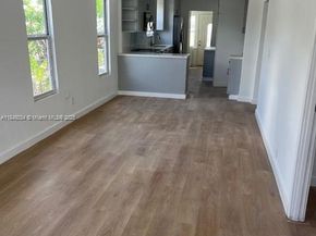 81 NW 44th St, Miami FL 33127