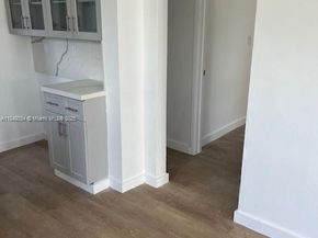 81 NW 44th St, Miami FL 33127