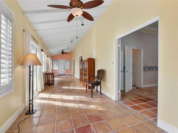 909 SE 5th Ct, Fort Lauderdale FL 33301