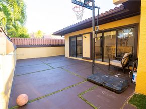 20331 NE 10th Ct, Miami FL 33179