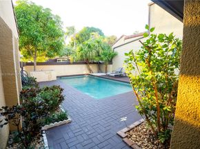 20331 NE 10th Ct, Miami FL 33179