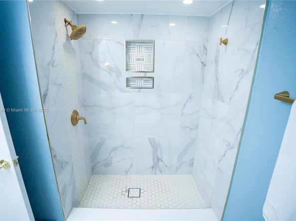 20331 NE 10th Ct, Miami FL 33179