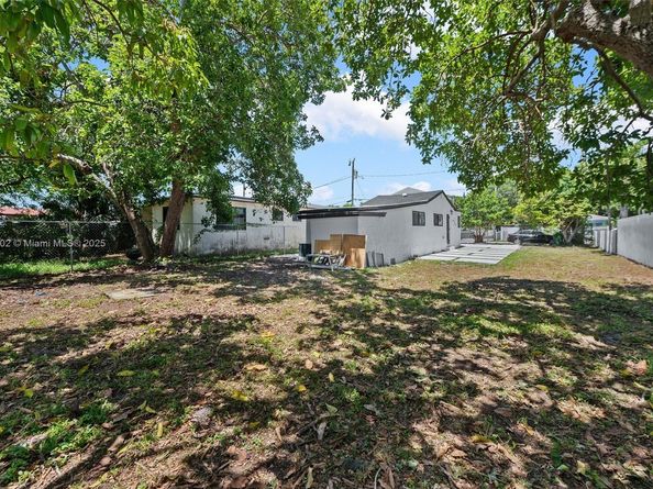 7525 NW 15th Ave, Miami FL 33147