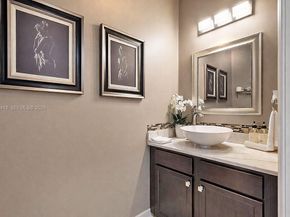 132 NE 26th Ave, Homestead FL 33033