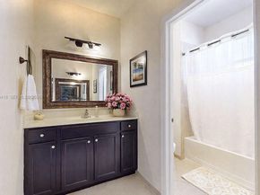 132 NE 26th Ave, Homestead FL 33033