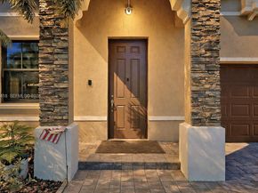 132 NE 26th Ave, Homestead FL 33033