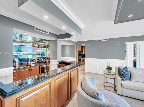 20201 E Country Club Dr 1907, Aventura FL 33180