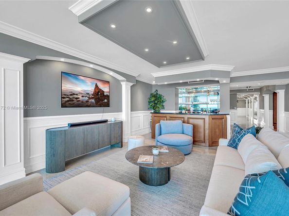 20201 E Country Club Dr 1907, Aventura FL 33180