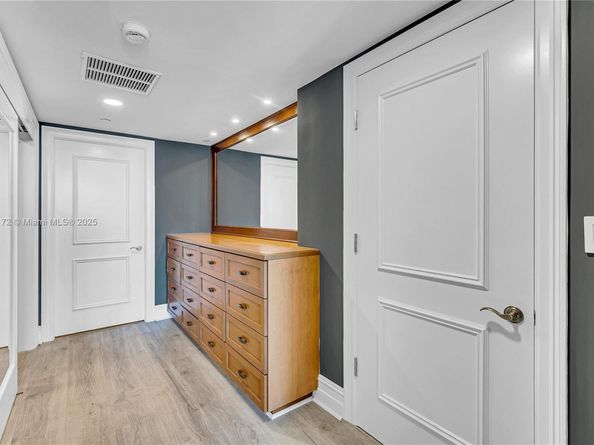 20201 E Country Club Dr 1907, Aventura FL 33180