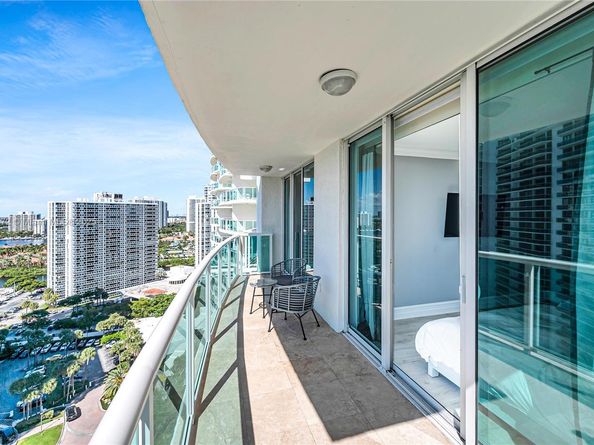 20201 E Country Club Dr 1907, Aventura FL 33180