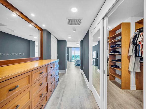 20201 E Country Club Dr 1907, Aventura FL 33180