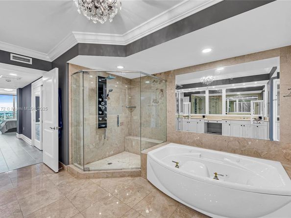 20201 E Country Club Dr 1907, Aventura FL 33180