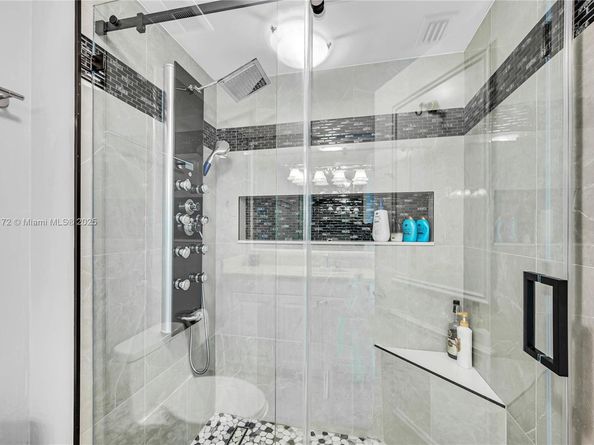 20201 E Country Club Dr 1907, Aventura FL 33180