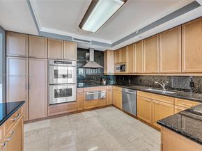 20201 E Country Club Dr 1907, Aventura FL 33180