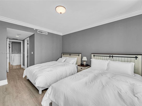 20201 E Country Club Dr 1907, Aventura FL 33180