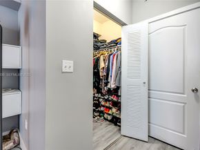 5077 NW 7th St 1216, Miami FL 33126