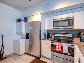 5077 NW 7th St 1216, Miami FL 33126