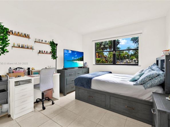 15620 SW 80th St H103, Miami FL 33193