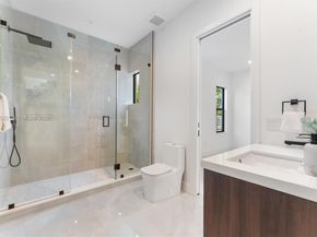 1122 NE 10th Ave B, Fort Lauderdale FL 33304