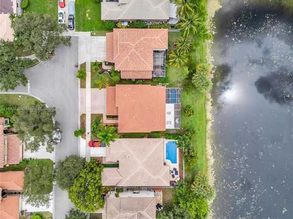 4811 NW 55th Dr, Coconut Creek FL 33073