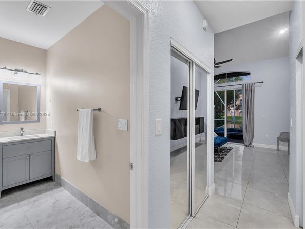 4811 NW 55th Dr, Coconut Creek FL 33073